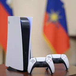 putin playing with playstation 5