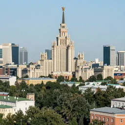stereotypically american city mixed with stereotypically soviet city