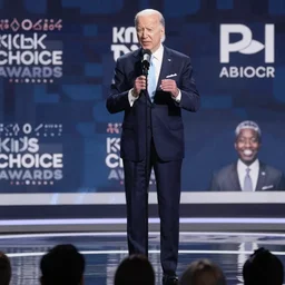 joe biden getting slimed at the kids choice awards. high quality 8 k resolution