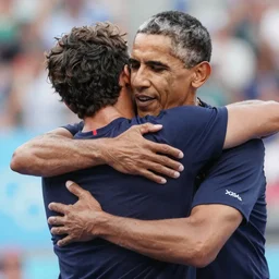 barack obama hugging shaun white at the xgames