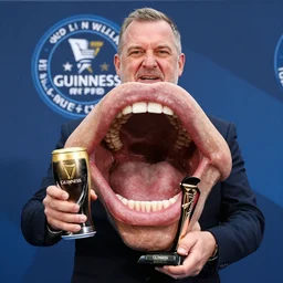 picture of the guinness world record holder for largest mouth