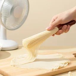the fan is winding noodles