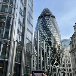 city of london in photos taken from an iphone, very detailed, ultra realistic, photorealistic, dynamic light