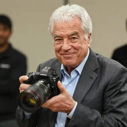 Conan dressed up as Jay Leno, EOS 5DS R, ISO100, f/8, 1/125, 84mm, RAW Dual Pixel, Dolby Vision, Adobe