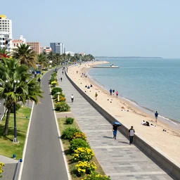marine drive : also known as the queen's necklace, marine drive is a 3 - kilometre - long promenade that offers stunning views of the arabian sea