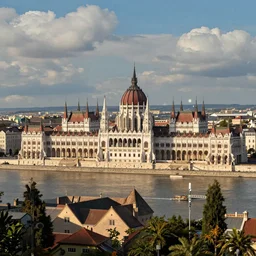 wide shot of papa hungary, sunny day