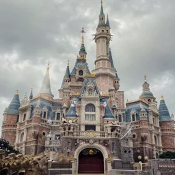Abandoned disneyland castle, with cobwebs and cracks, urban exploration, decaying, 24mm f/3.5