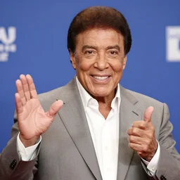 Silvio Santos as a youtuber