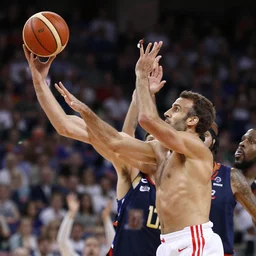 Emmanuel Macron playing Basketball without shirt