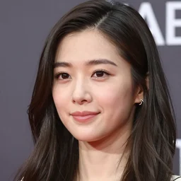 Karen Fukuhara, up close