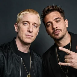 eminem and mgk selfie