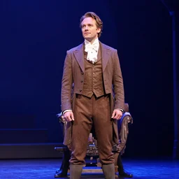 Burton Guster in Hamilton, production still, stage lighting