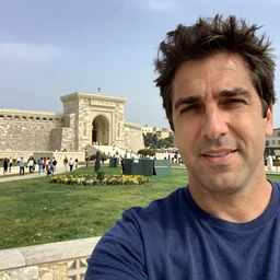 photo realistic, selfie, marc cuban at the kotel