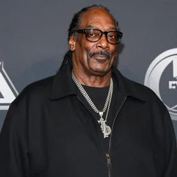 very fat snoop dogg, professional photo