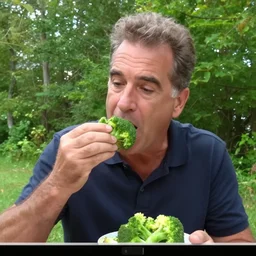 trail cam footage of Jerry Seinfeld eating broccoli