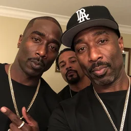 Tupac and scarface selfie, Alex Jones peeping from behind
