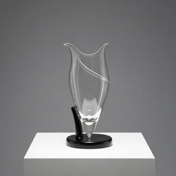 glass blowing masterpiece on a pedestal by Lino Tagliapietra, award winning