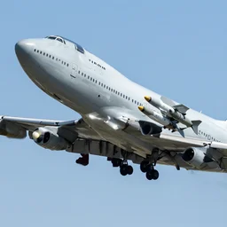 boeing 7 4 7, weaponized, air to air missiles, minigun, military livery, combat ready