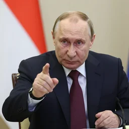 putin taking a hit from the bong