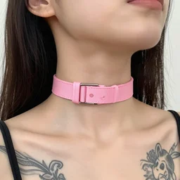 straight neck, pink choker, tattoos