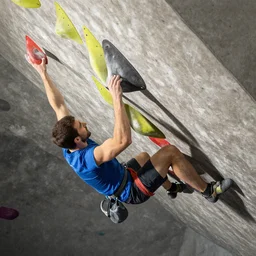 “ jewish man doing v 4 bouldering ”