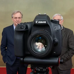 award - winning documentary photographs by piranesi. canon 5 d dslr. color.