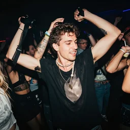 Sigmar at a rave dancing like crazy