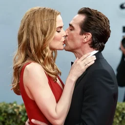 Nicole Kidman kissing Nicolas Cage