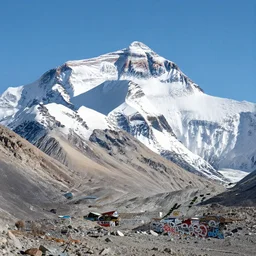 mount everest composed of graffiti and street art