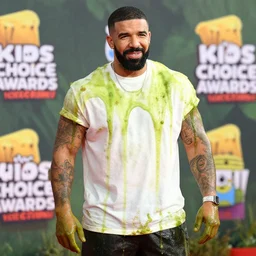 drake getting slimed at the kids choice awards