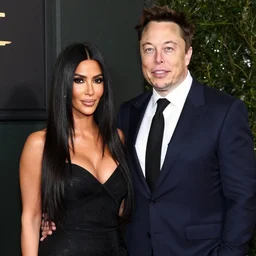 paparazzi photo of elon musk dating kim kardashian